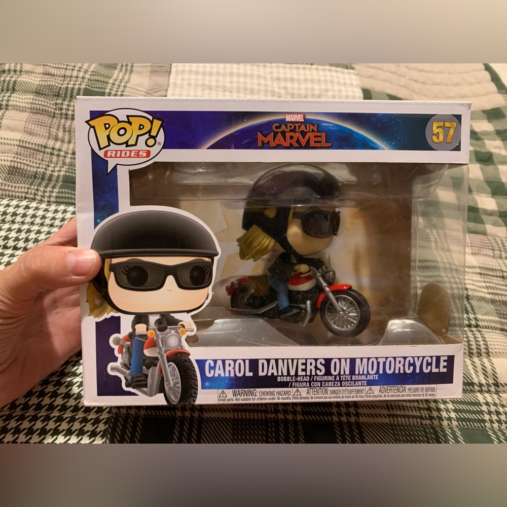 FUNKO POP! CAPTAIN MARVEL CAROL DANVERS ON MOTORCYCLE